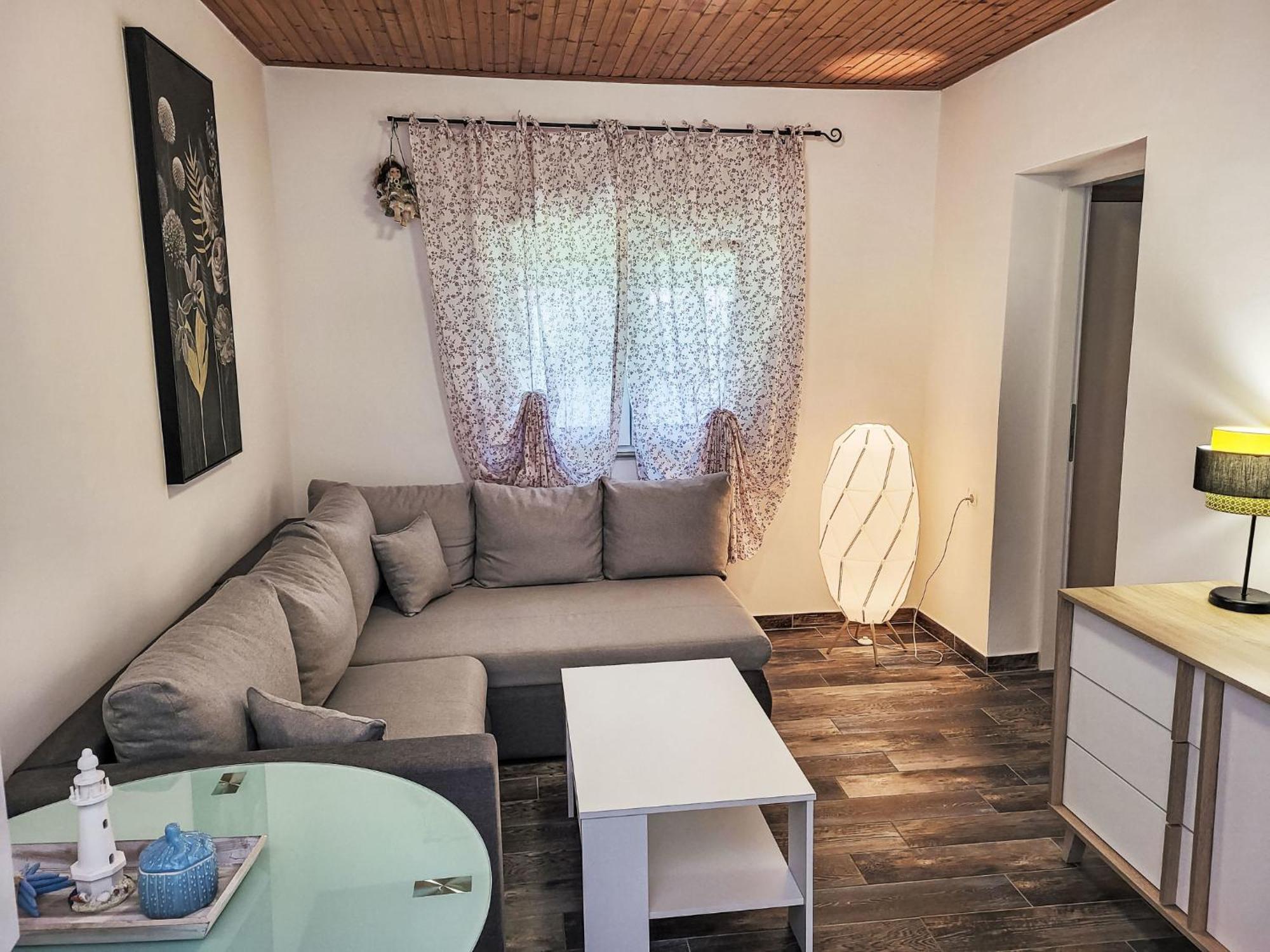 Holiday Home Matea By Interhome Nin Bagian luar foto