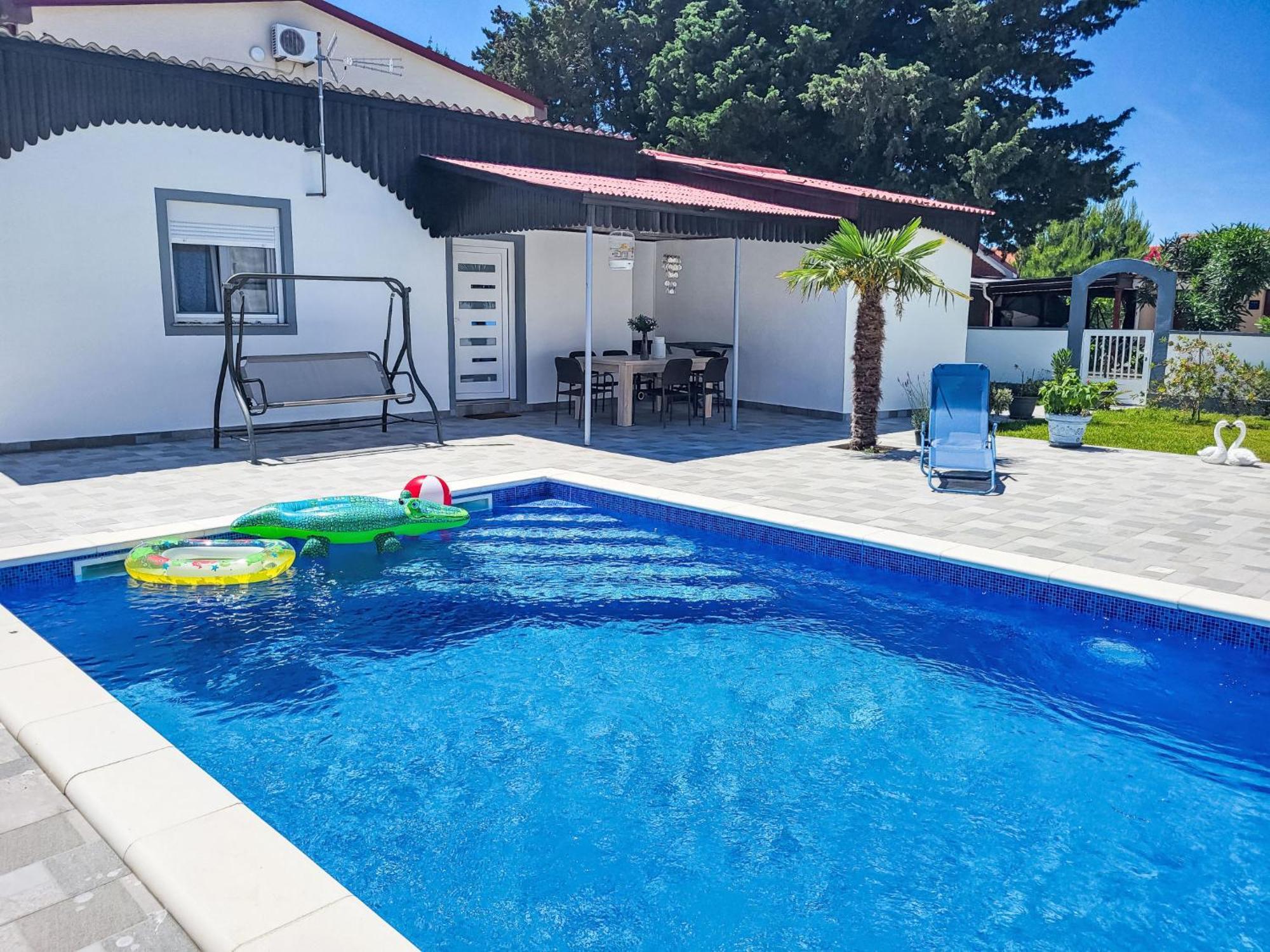 Holiday Home Matea By Interhome Nin Bagian luar foto